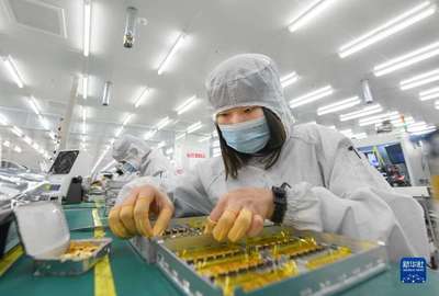 靠譜服務、技術推銷、標準開路 一家光通信企業的“出海秘籍”