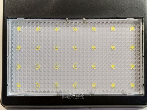 拆解報告 五塊八包郵的28LED天黑常亮太陽能壁燈，探究其內在奧秘